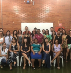 Gestantes do Grupo Amor Pleno aprendem como dar banho no bebê